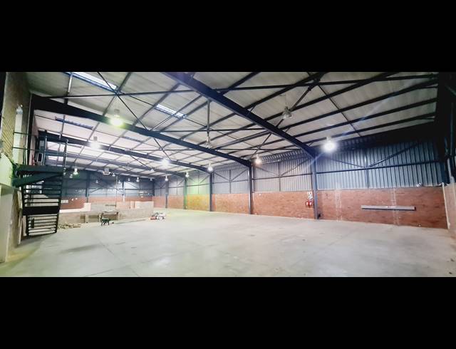 1,907.53M² WAREHOUSE TO LET IN OLIVEDALE